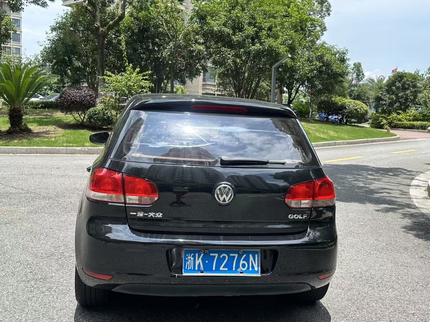 Volkswagen Golf 2012 car image #6