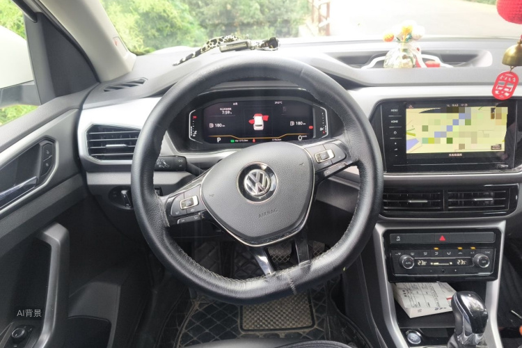 Volkswagen T-Cross 2021 #12 Volkswagen T-Cross 2021 car image #12