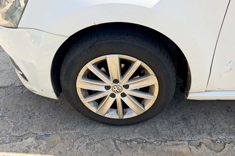 Volkswagen Polo 2015 صورة سيارة #4