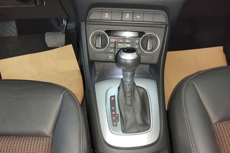 Audi Q3 2019 #14 Audi Q3 2019 car image #14