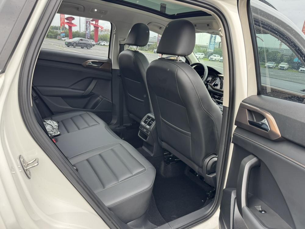 Volkswagen Tharu 2022 car image #16