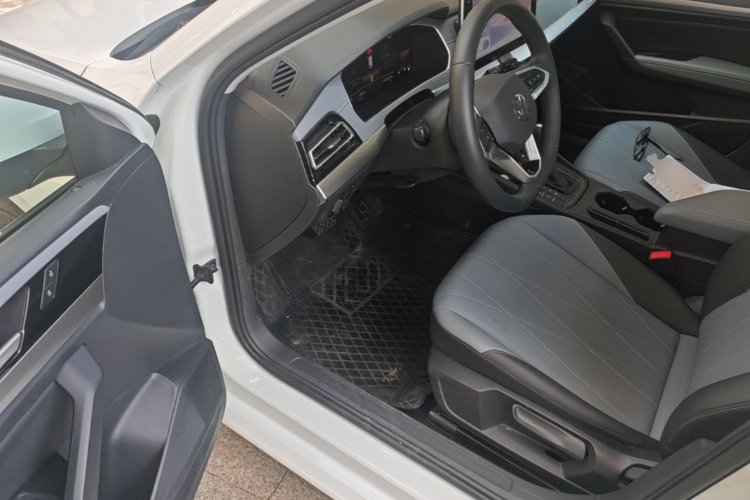Volkswagen Lavida 2026 car image #16