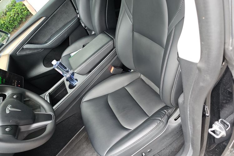 Tesla Model Y 2022 car image #15