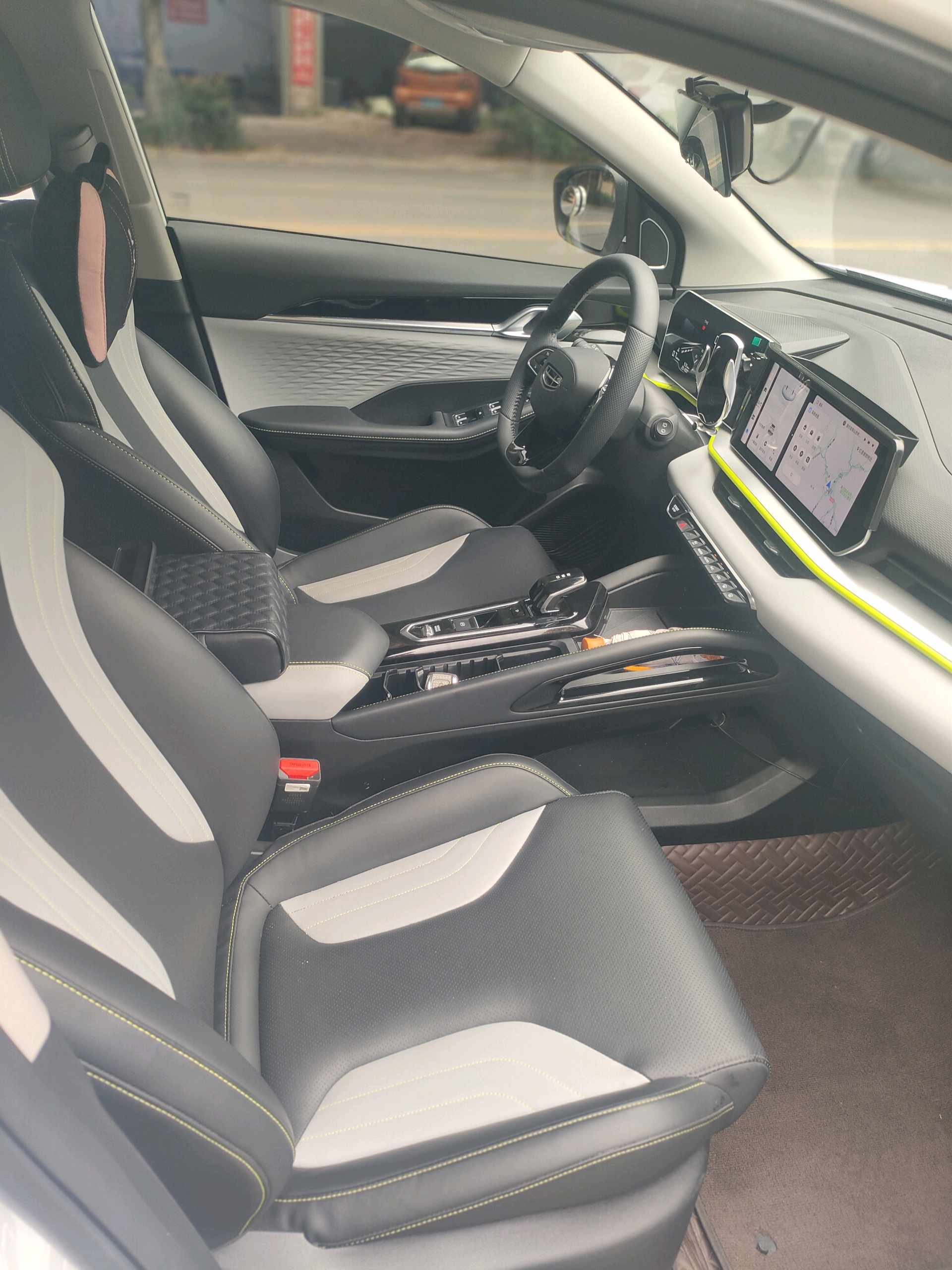 GEELY Coolray 2023 #3 GEELY Coolray 2023 car image #3