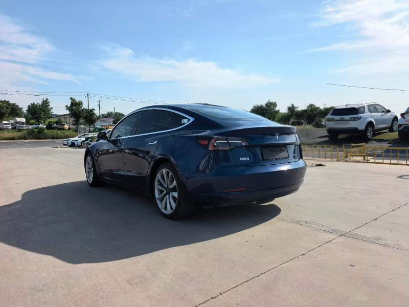 Tesla Model 3 2020 car image #9