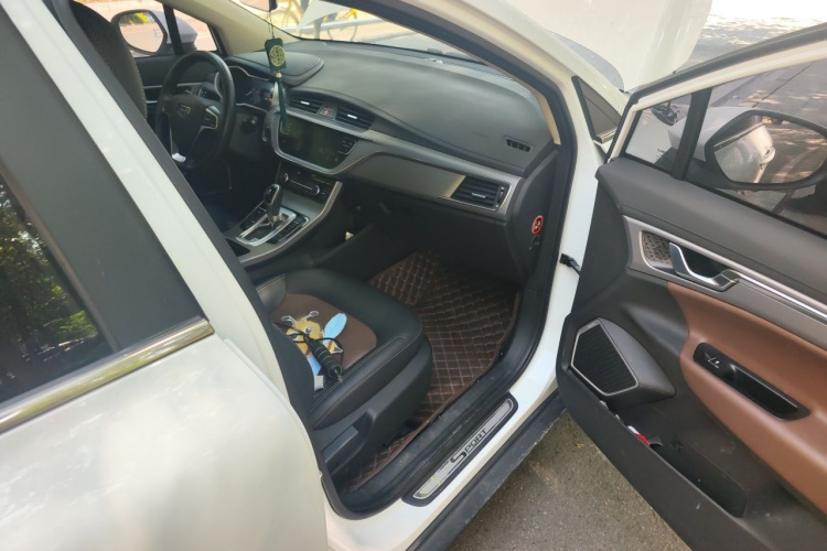 GEELY Emgrand GS 2018 car image #27
