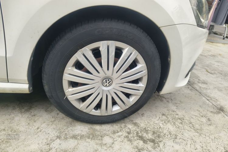 Volkswagen Polo 2018 car image #9