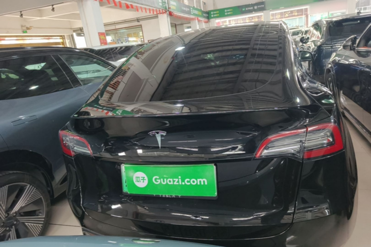 Tesla Model Y 2023 #6 Tesla Model Y 2023 car image #6
