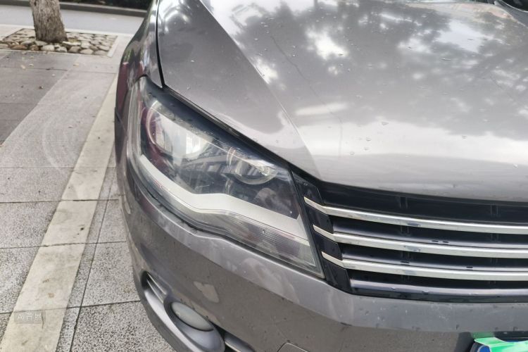 Volkswagen Bora 2014 car image #8