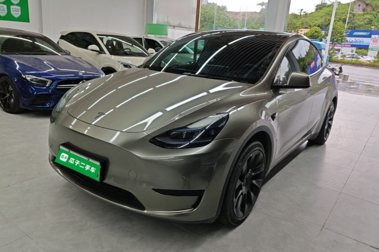 Tesla Model Y 2022 immagine di auto #2