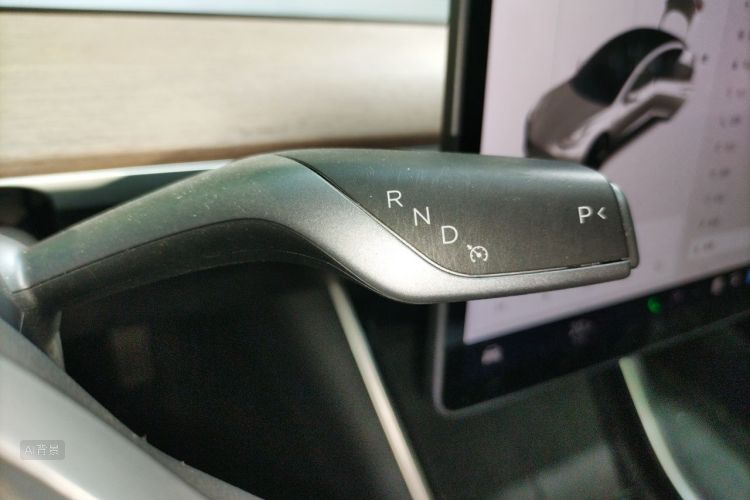 Tesla Model 3 2020 immagine di auto #16