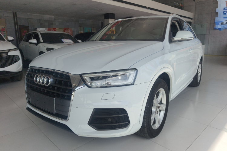 Audi Q3 2019 car image #3