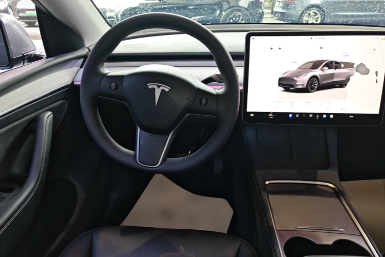 Tesla Model Y 2024 #11 Tesla Model Y 2024 car image #11
