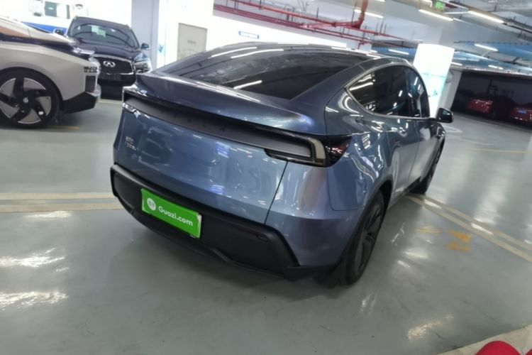 Tesla Model Y 2025 #5 Tesla Model Y 2025 immagine di auto #5