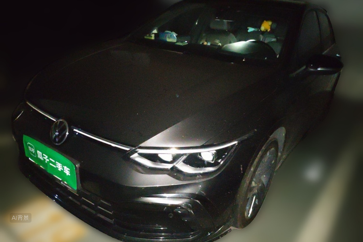 Volkswagen Golf 2021 car image #2