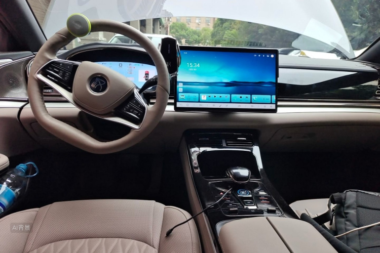 BYD Han 2025 car image #11