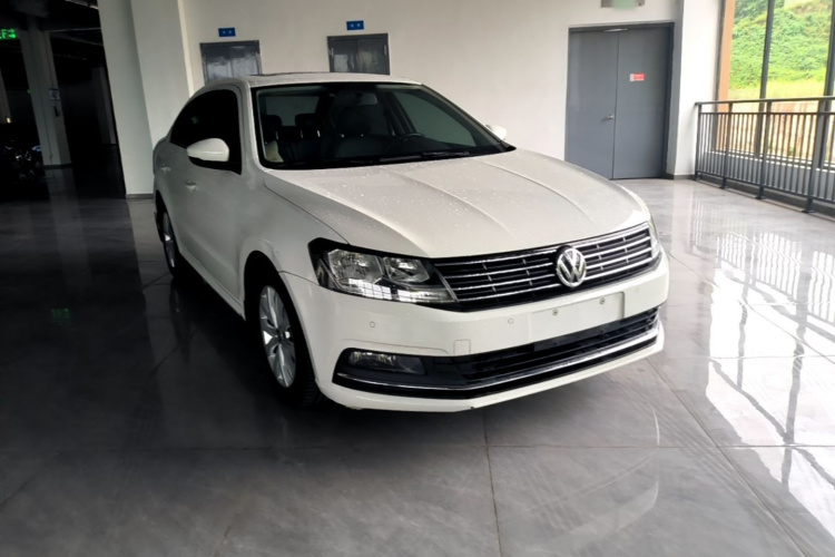 Volkswagen Lavida 2017 car image #4