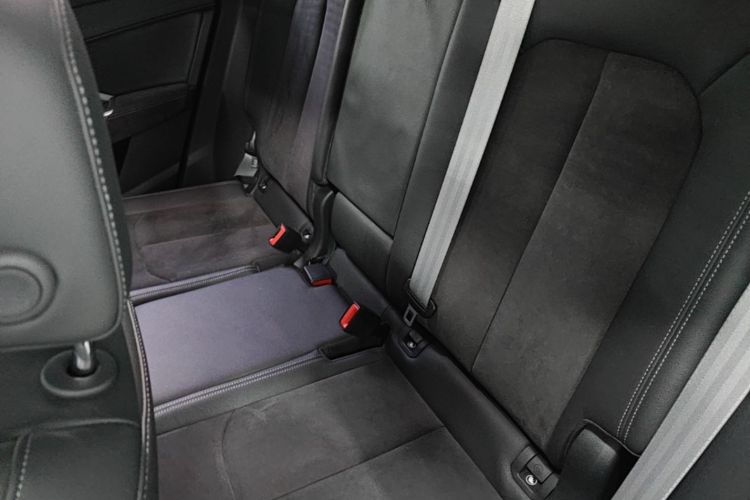 Audi Q3 2021 car image #17