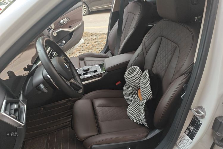 BMW 3 Series 2024 car image #17