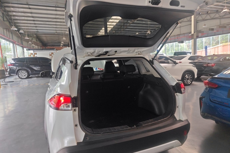 Toyota Corolla Cross 2023 immagine di auto #19