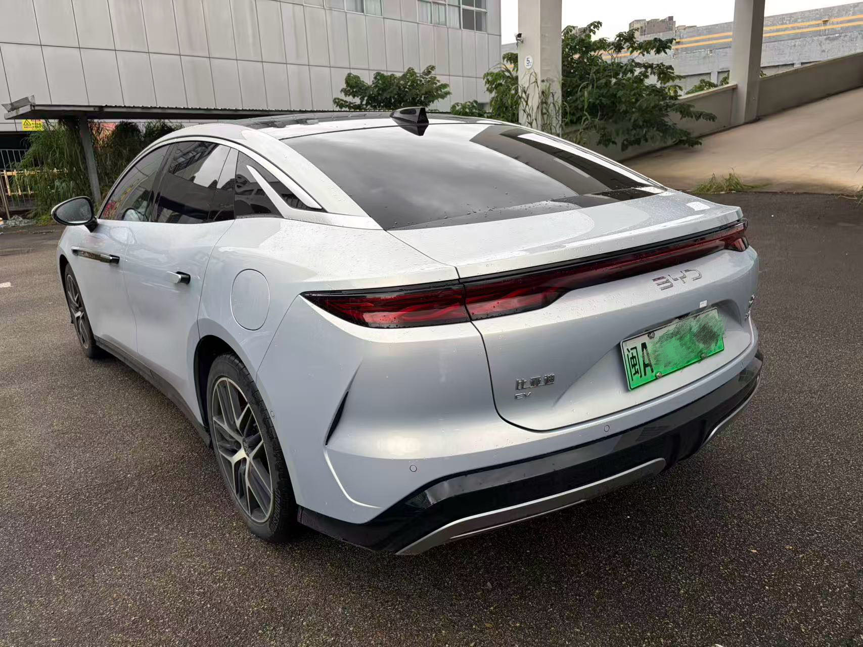 BYD HanL 2025 car image #6