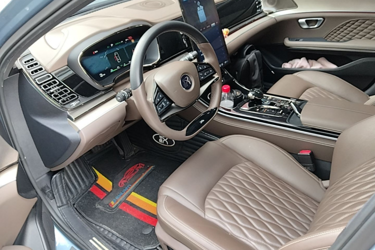BYD Han 2023 car image #15