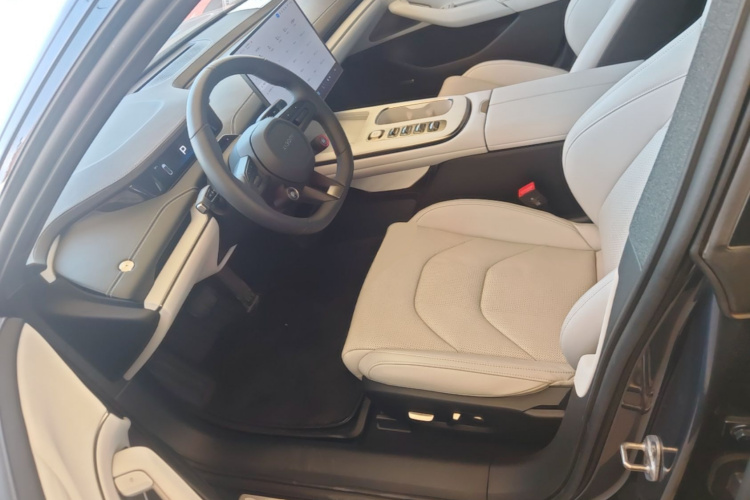 MI SU7 2024 car image #15
