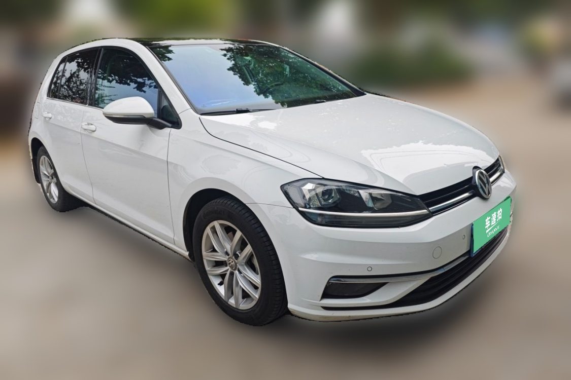 Volkswagen Golf 2018 car image #2