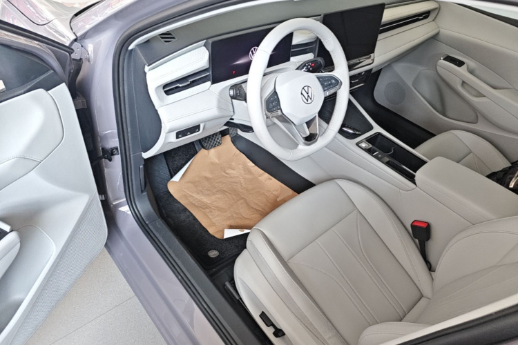 2025 car image #16