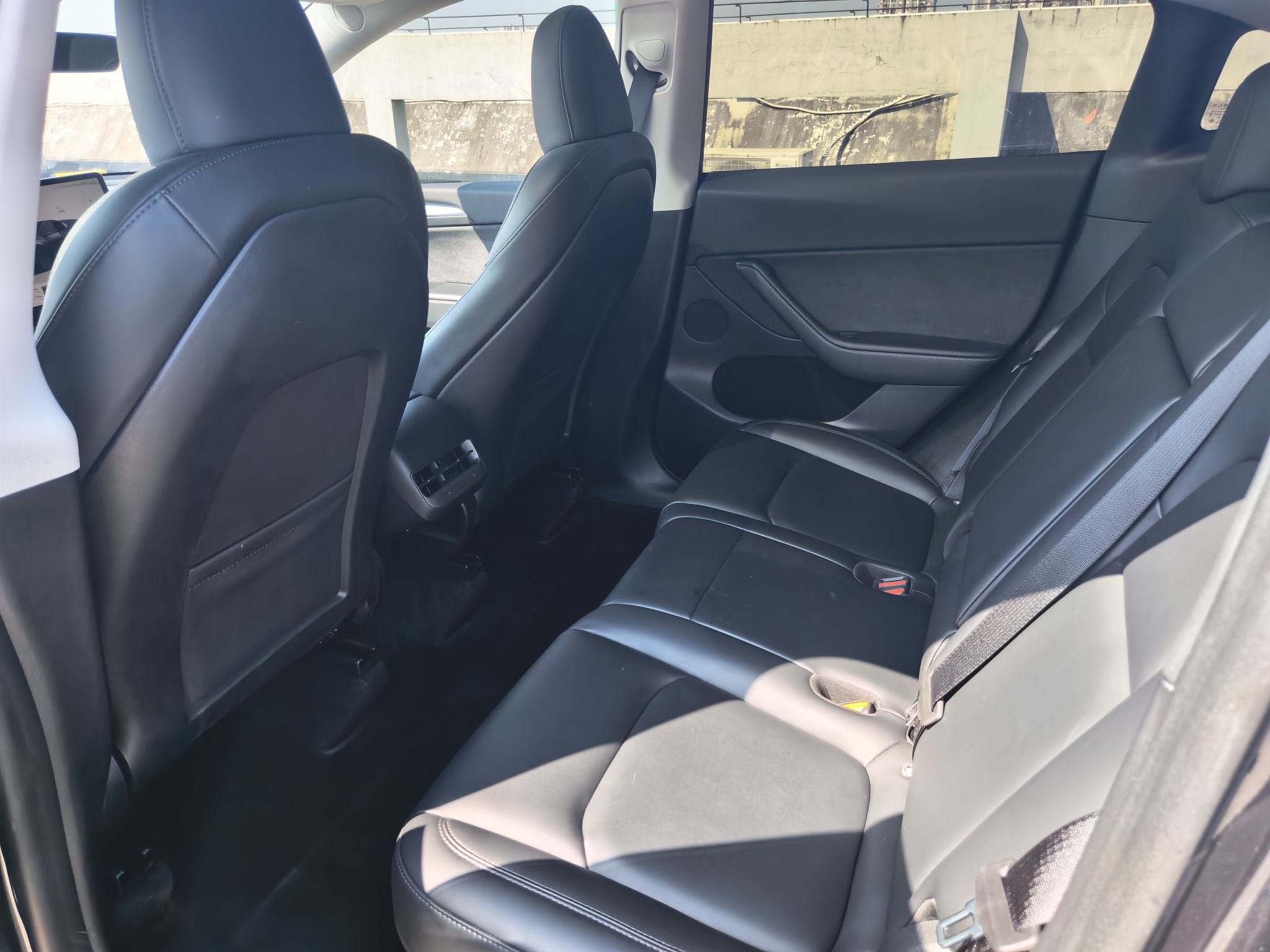Tesla Model Y 2024 #6 Tesla Model Y 2024 car image #6