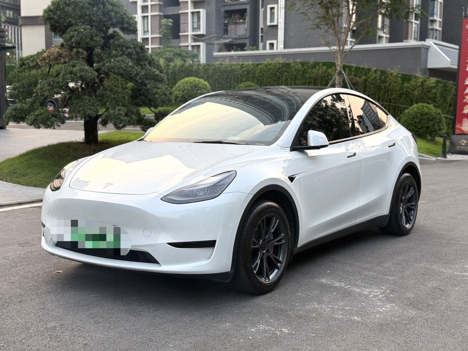 Tesla Model Y 2024 Tesla Model Y 2024 car image