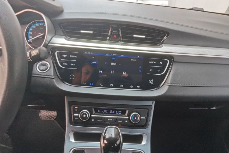 GEELY Emgrand 2020 #13 GEELY Emgrand 2020 car image #13