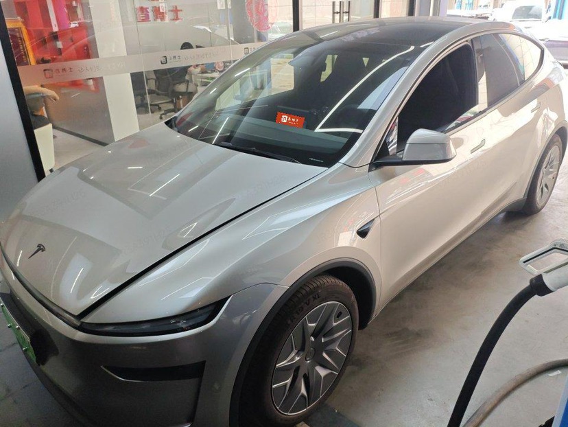 Tesla Model Y L 2025 car image 
