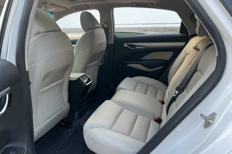 GEELY Binray 2018 image de voiture #13