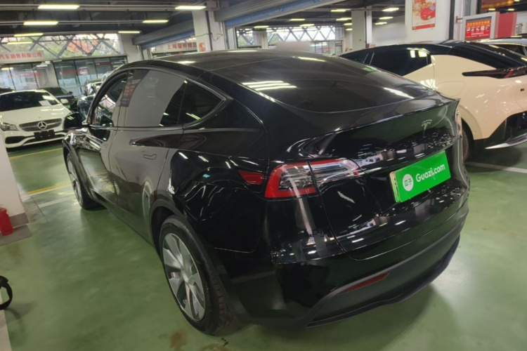 Tesla Model Y 2022 car image #5