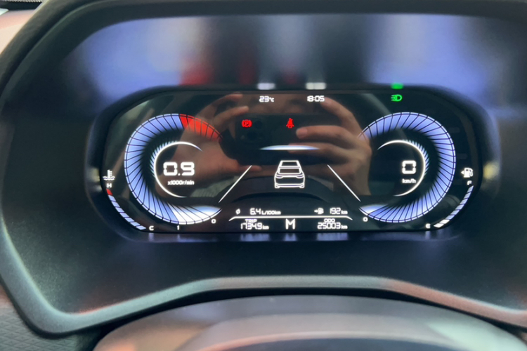 GEELY Emgrand 2025 car image #9