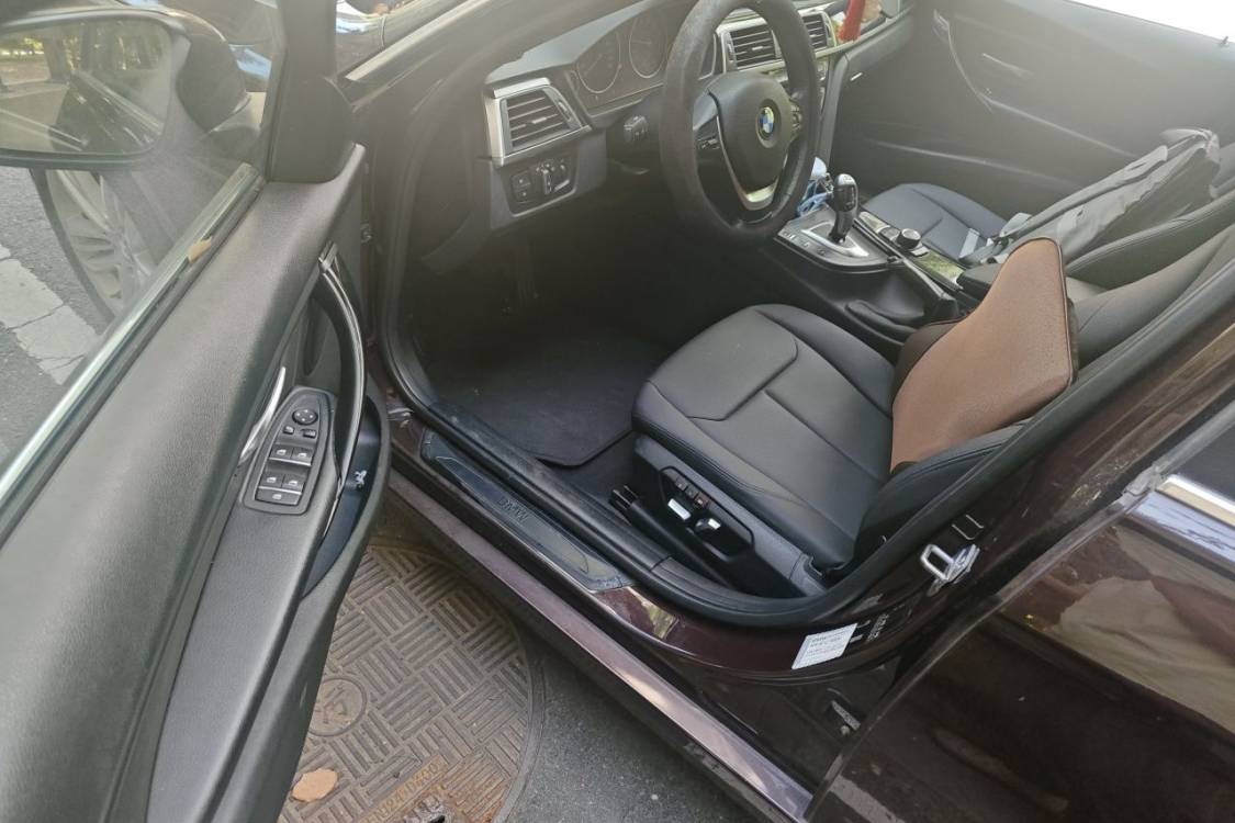 BMW 3 Series 2017 car image #23