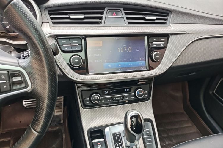 GEELY Emgrand GS 2017 car image #13