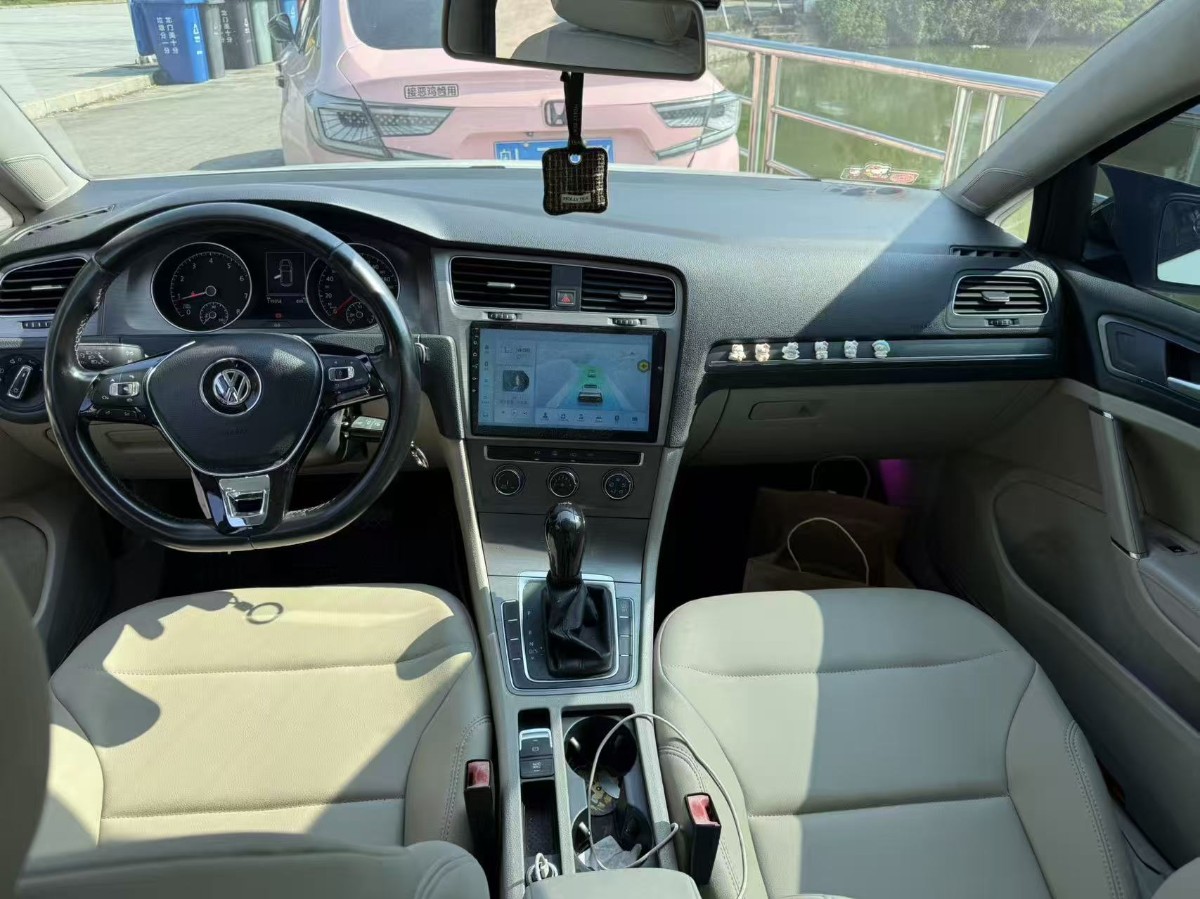 Volkswagen Golf 2014 car image #5