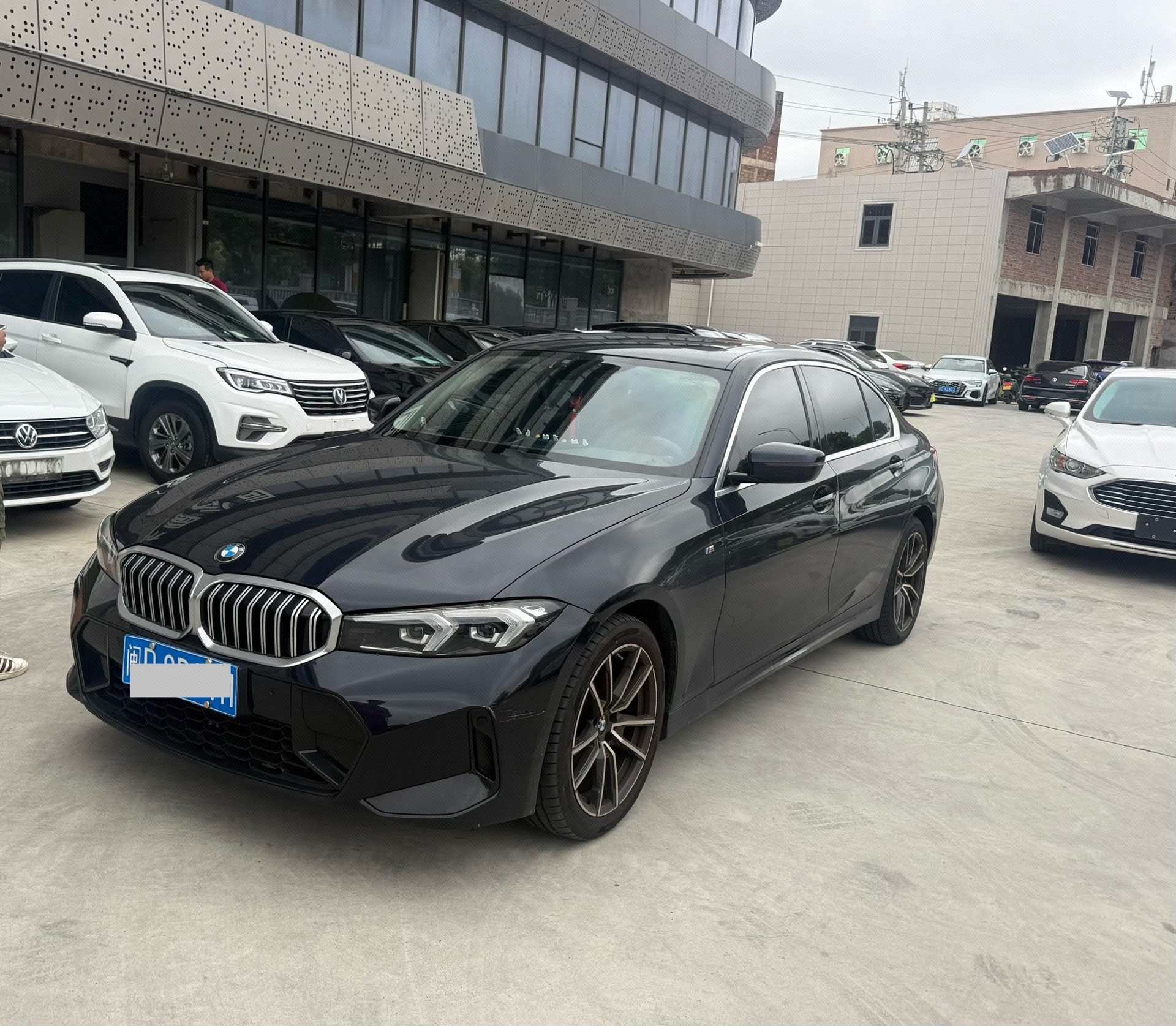BMW 3 Series 2023 car image 