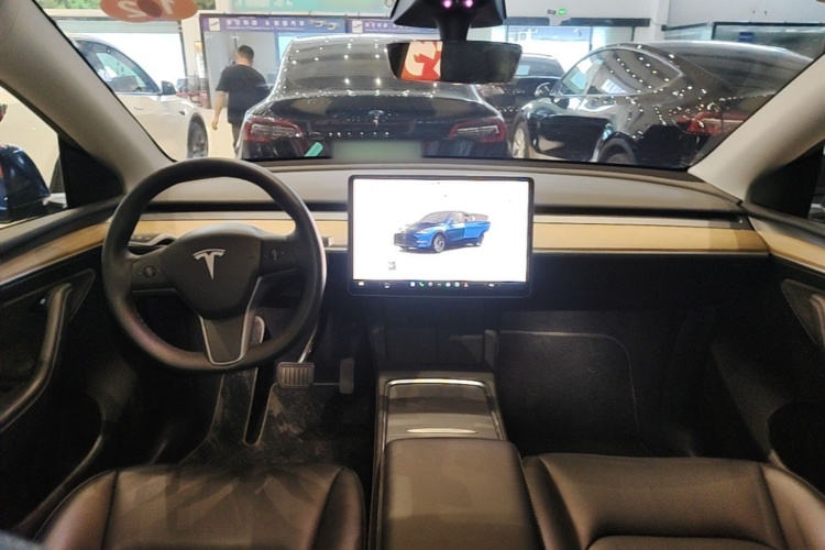 Tesla Model Y 2022 #11 Tesla Model Y 2022 car image #11