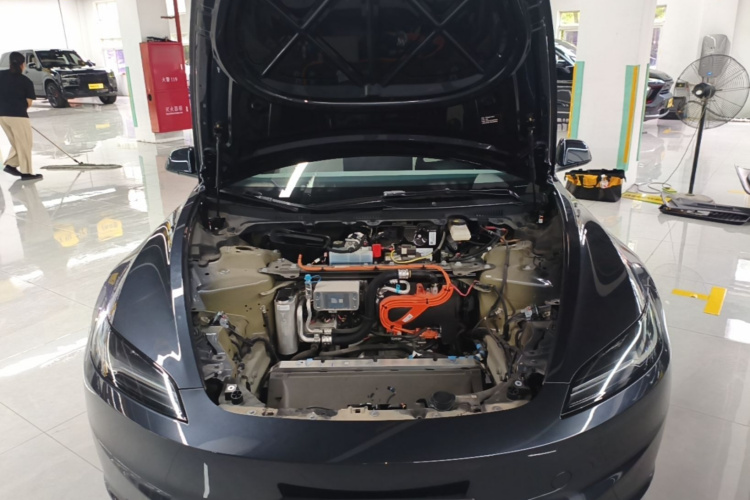 Tesla Model 3 2024 car image #20
