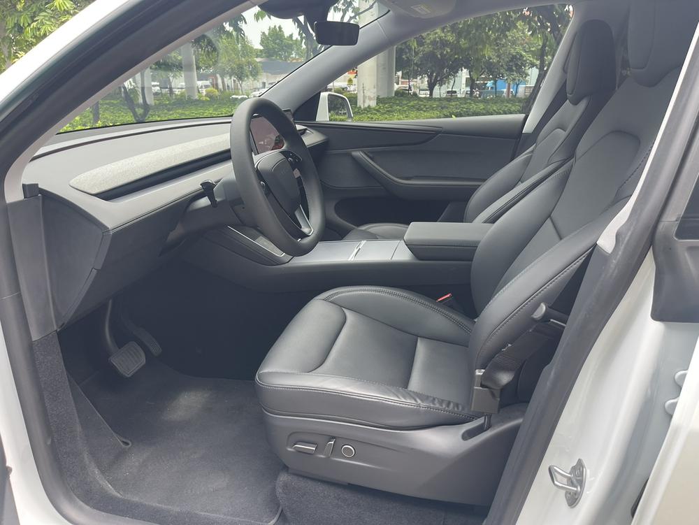 Tesla Model Y 2025 #12 Tesla Model Y 2025 car image #12