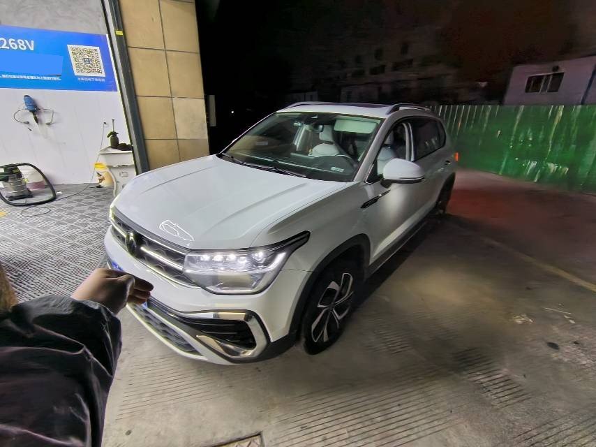 2023 immagine di auto 