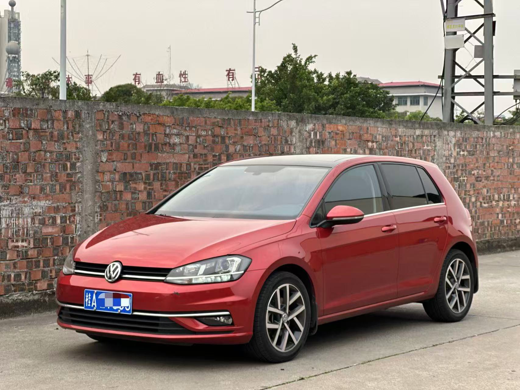 Volkswagen Golf 2018 car image 