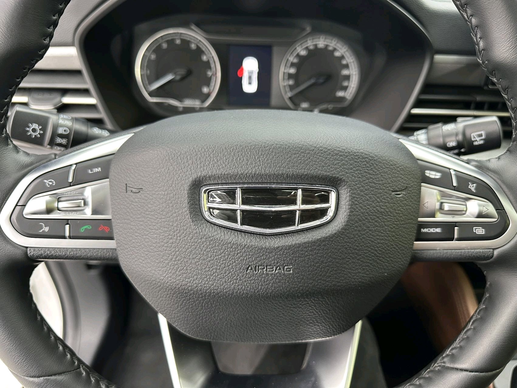 GEELY Vision X6 2022 image de voiture #14