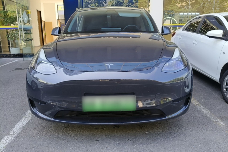 Tesla Model Y 2024 car image #3