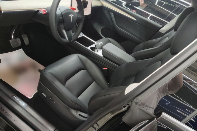 Tesla Model Y 2023 #15 Tesla Model Y 2023 car image #15
