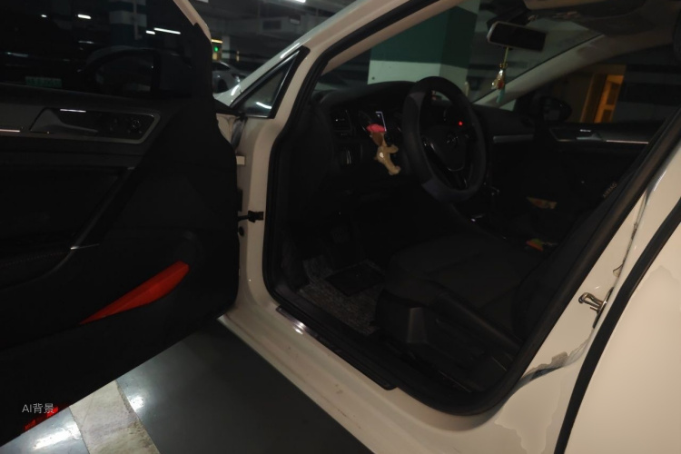Volkswagen Golf 2020 car image #18