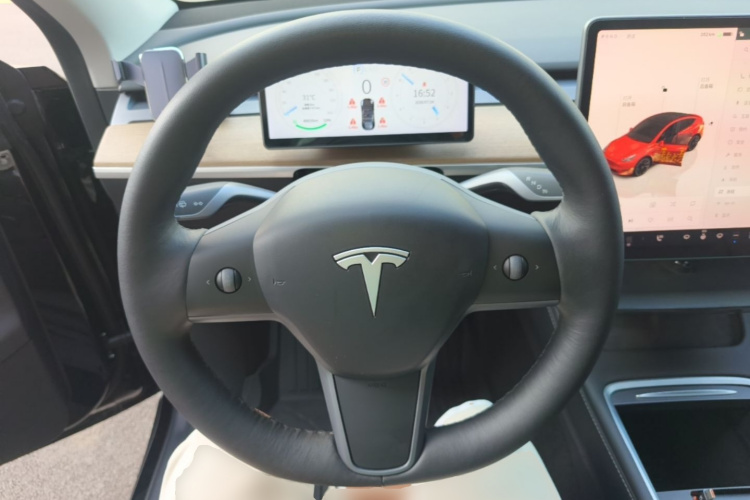 Tesla Model Y 2022 #11 Tesla Model Y 2022 car image #11
